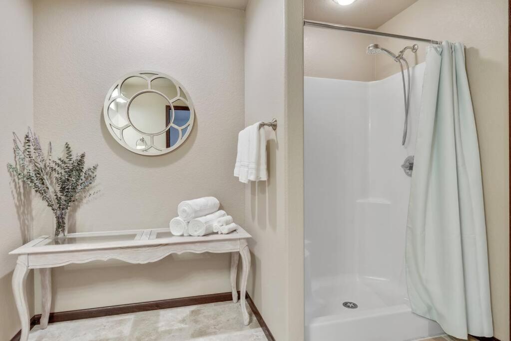 Large Home In The Most Convenient Location เรพิดซิตี้ ภายนอก รูปภาพ